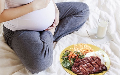 Ăn gì để nuôi con thông minh từ ngay trong bụng mẹ?