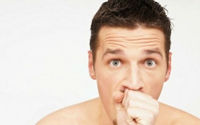 Có vị kim loại trong miệng có phải do suy thận?