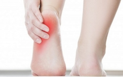 Cần làm gì để giảm đau khi bị viêm cân gan chân?