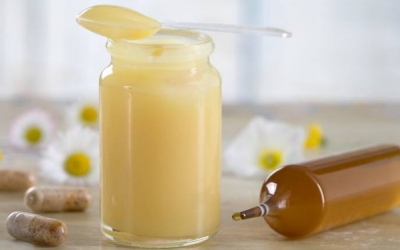 Sữa ong chúa và mật ong: Loại nào tốt hơn cho sức khỏe? 