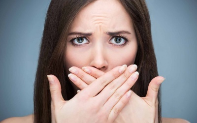 Dùng nước súc miệng có cải thiện tình trạng hôi miệng?