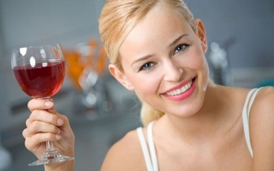 4 lợi ích của rượu vang đỏ trong việc làm đẹp da
