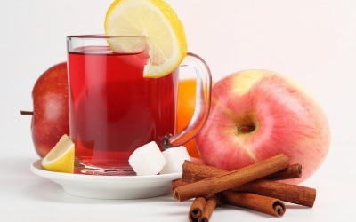 Vì sao bạn nên uống trà táo mỗi ngày?