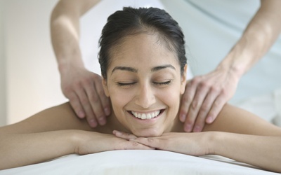 Massage giúp làm giảm nhẹ triệu chứng ở người Parkinson