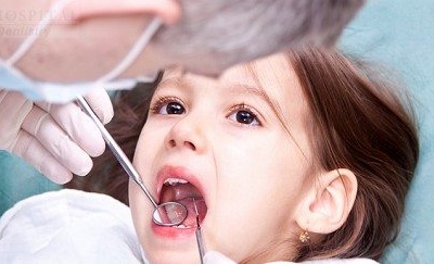 Trẻ bị viêm họng liên cầu khuẩn có cần uống thuốc kháng sinh?