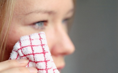 7 lý do khiến bạn liên tục bị chảy nước mắt