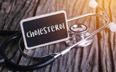 Người bị cholesterol cao nên kiêng ăn gì?
