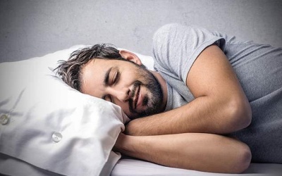 Ngủ nhiều hơn 9h mỗi đêm, nam giới tăng 71% nguy cơ đột quỵ