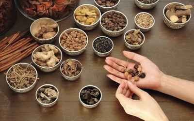 Một vài bài thuốc Đông y điều hòa kinh nguyệt, trị kinh nguyệt không đều