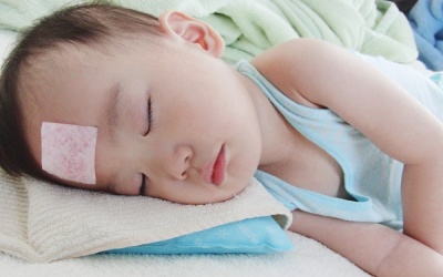 Sốt cao co giật ở trẻ nhỏ có ảnh hưởng thần kinh?