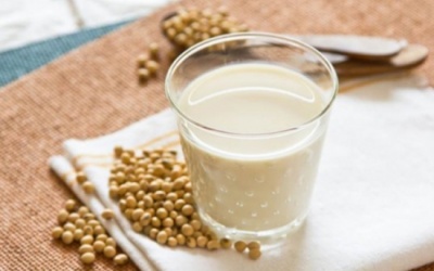 Phụ nữ trung niên uống gì để có sức khỏe tốt và tươi trẻ?