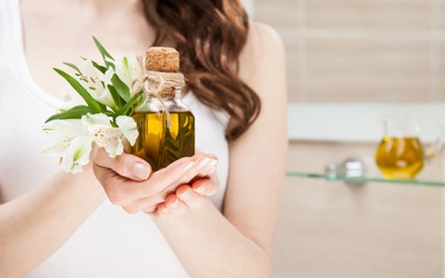 Muốn trẻ đẹp, hãy chăm sóc da bằng 11 loại tinh dầu này
