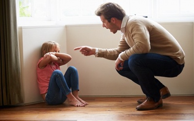 Đánh đòn, quát mắng có thể ảnh hưởng xấu não bộ của trẻ