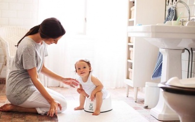 Những mẹo đơn giản giúp mẹ chữa táo bón cho trẻ ngay tại nhà