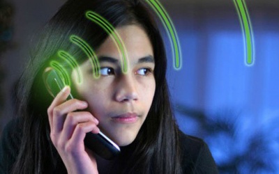 Bật chế độ máy bay ở điện thoại có ngăn được bức xạ? 