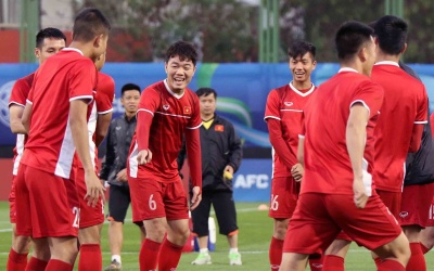 ASIAN CUP 2019: Đối đầu Iraq, chọn Văn Lâm hay Tiến Dũng?