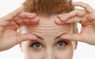 5 cách hiệu quả giúp làm mờ nếp nhăn trên trán