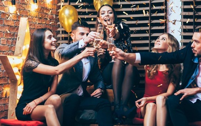 Tử vi thứ Bảy (19/1/2019): Song Tử sẽ 'quậy tung' các bữa tiệc