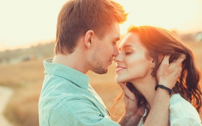 Bạn sẽ phải ngạc nhiên khi biết được lợi ích của những nụ hôn!