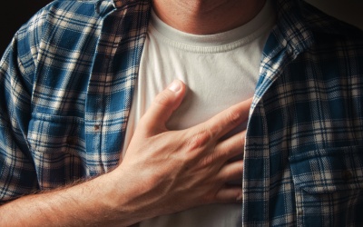 Hở van 2 lá 1/4 có cần điều trị không?