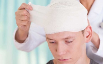 Sau khi bị tai nạn tay chân run, không cầm được bút có chữa khỏi không? 