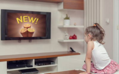 Ảnh hưởng của quảng cáo đến sức khỏe và tinh thần của trẻ