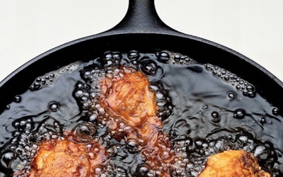 Ung thư di căn chỉ vì thói quen dùng dầu ăn kiểu này