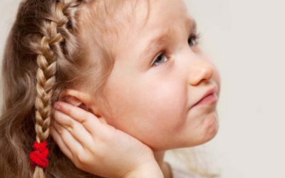 Trẻ bị đau tai vào ban đêm: Do bệnh gì, chữa thế nào? 