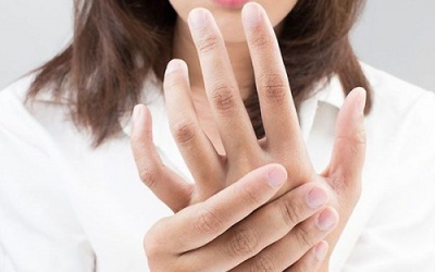 Đau nhức khớp sau khi uống rượu bia có nên dùng TPCN?