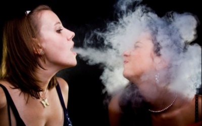 Tránh xa khói thuốc để bảo vệ tim mạch