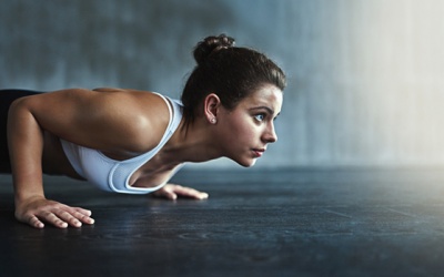 Bạn cần tập luyện thế nào để đốt cháy calories sau khi ăn vặt?