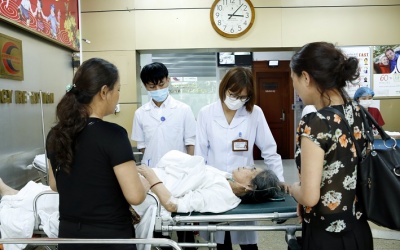 Nắng nóng cao điểm, số bệnh nhân nhập viện tăng nhẹ tại BV Bạch Mai