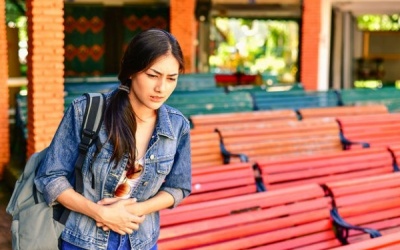 Cách phòng tránh táo bón khi đi du lịch