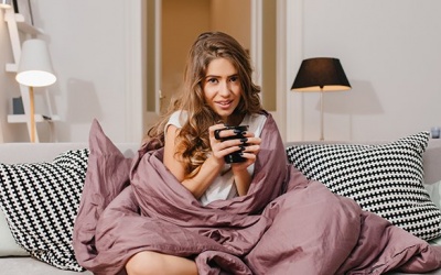 Đắp chăn nặng tới 1 yến: Giải pháp ngủ ngon, giảm lo âu hiệu quả