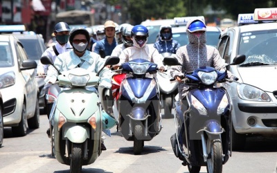 Bắc Bộ và Trung Bộ ngày oi nóng, chiều tối có mưa dông