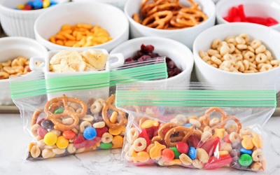 Công thức làm đồ ăn vặt trail mix không sợ hại não