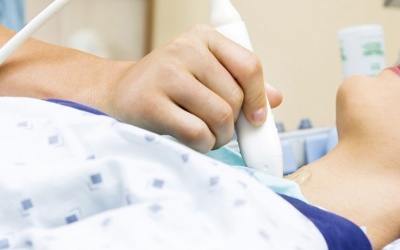 Bướu giáp đơn nhân kèm nặng vùng ngực có phải ung thư tuyến giáp?