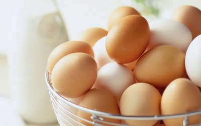 Xem để biết bạn nên ăn trứng gà màu nâu hay màu trắng