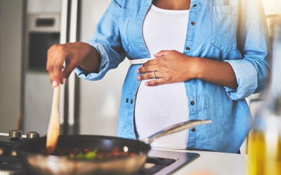 Ăn cá khi mang thai hoặc cho con bú: Mẹ cần chú ý gì?