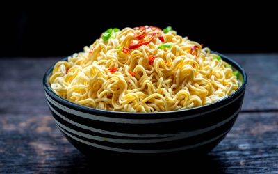 Nghiện mì ăn liền nguy hại như thế nào?