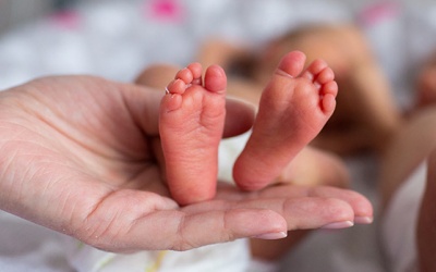 Trẻ sinh non phải đối mặt với nguy cơ sức khỏe gì?
