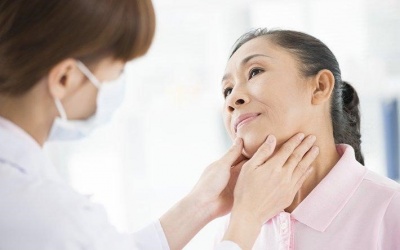 Nhân xơ tuyến giáp nên đi khám ở đâu? Điều trị thế nào?