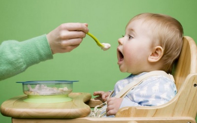 7 dấu hiệu bé đã sẵn sàng ăn dặm