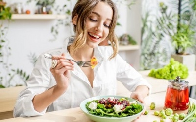 Chuyên gia dinh dưỡng tiết lộ: Ăn gì để có làn da hoàn hảo?