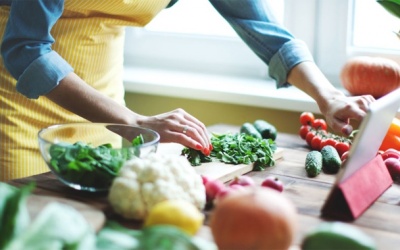 5 mẹo giúp người bị viêm khớp nấu ăn dễ dàng hơn