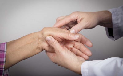 Làm thế nào để ngăn ngừa viêm khớp bùng phát