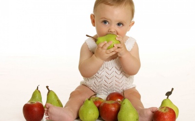 Nên cho bé yêu ăn gì để phòng ngừa táo bón?