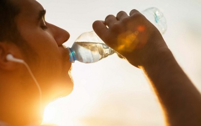 8 nguyên nhân khiến bạn luôn thấy khát nước