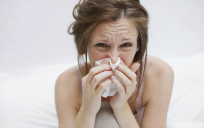 Nước mũi màu xanh và màu vàng: Có cần phải uống thuốc kháng sinh?