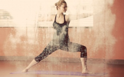 8 lợi ích của yoga nóng, đặc biệt với các chị em